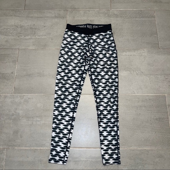 NIKE Run Fast Live Fearless Dri-Fit Leggings XS - Picture 2 of 8